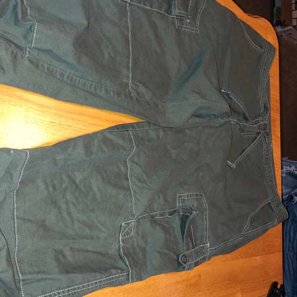 Women’s PrAna casual hiking convertible pants.
